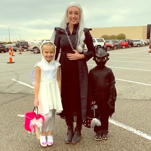 Daenerys Targaryen costume and wig